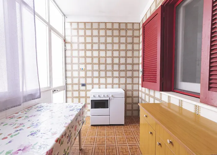 Poesia Flat - Roca Melendugno